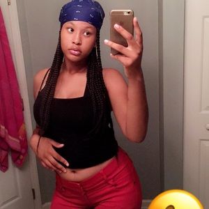 Meet your Posher, Danelle